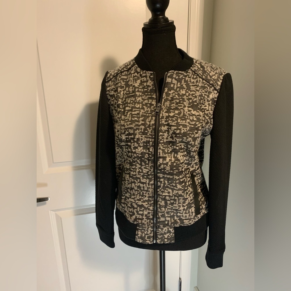 Banana Republic ladies light jacket in size S - Picture 2 of 12